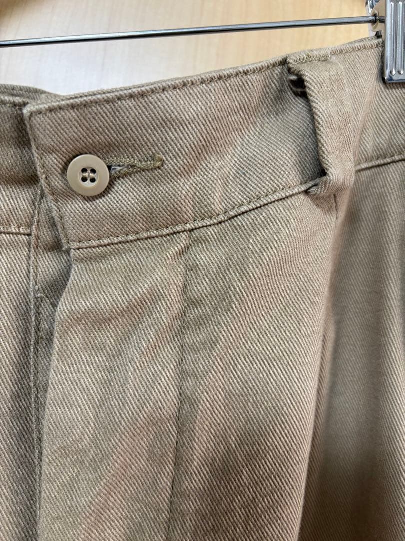 WAIPER.inc M-52 ヴィンテージツータックチノトラウザー カーキ35