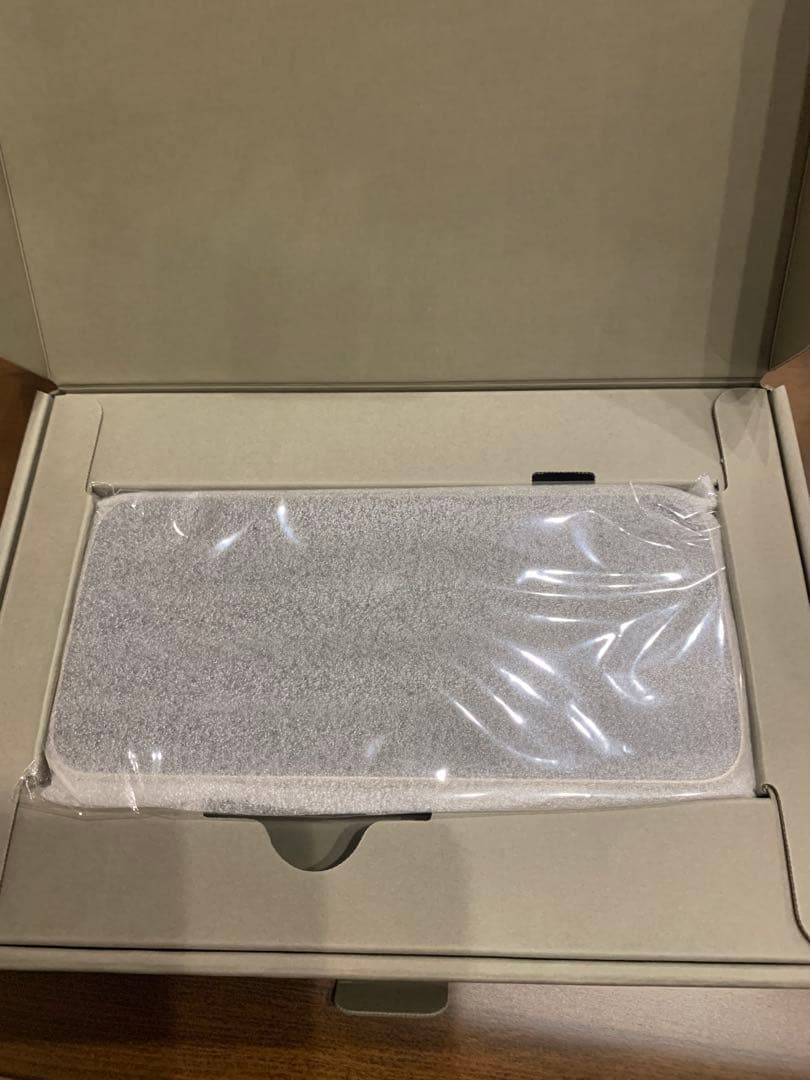 30日迄年末セール　らくらくスマートフォン F-53E