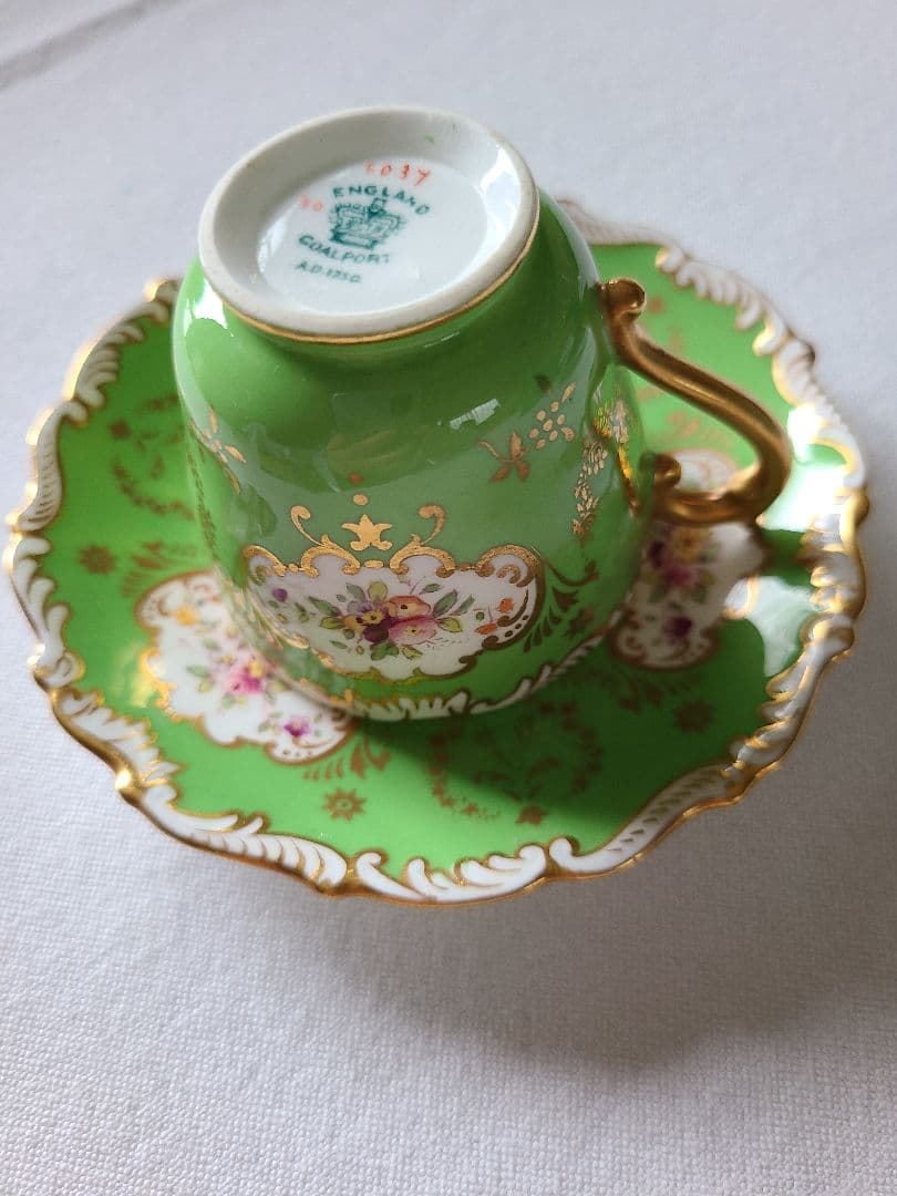 アンティーク英国名窯コルポート　デミタスカップ&ソーサー