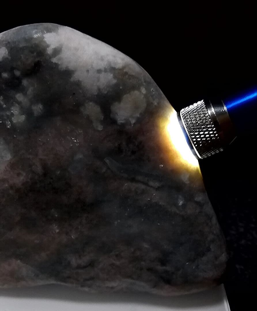 ★翡翠原石★糸魚川軟玉【姫川・転石磨き829ｇ】