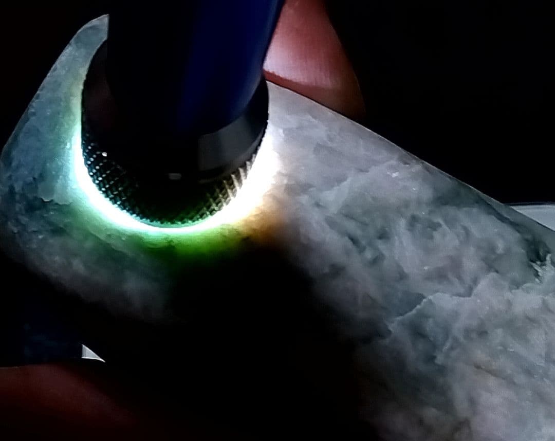 ★翡翠原石★糸魚川軟玉【姫川・転石磨き829ｇ】