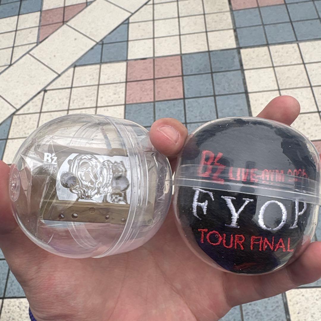 B'z FYOP ガチャガチャ　final リストバンド　カセットチャーム