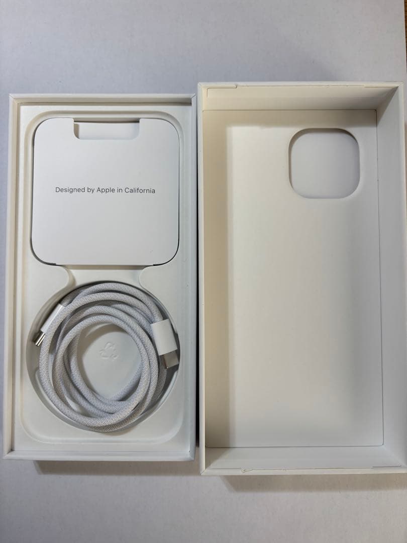 iPhone 15 ブラック 128GB SIMフリー バッテリー87%