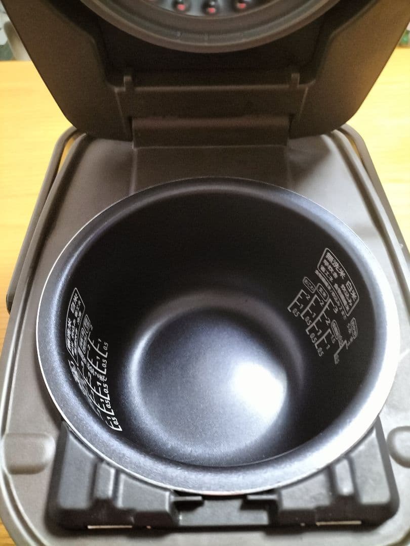 美品　IRIS OHYAMA 圧力IH炊飯器 3合炊き最終値下げ