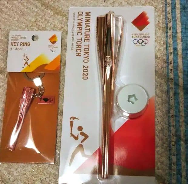 オリンピック 東京2020 聖火 トーチ キーホルダー ミニチュア