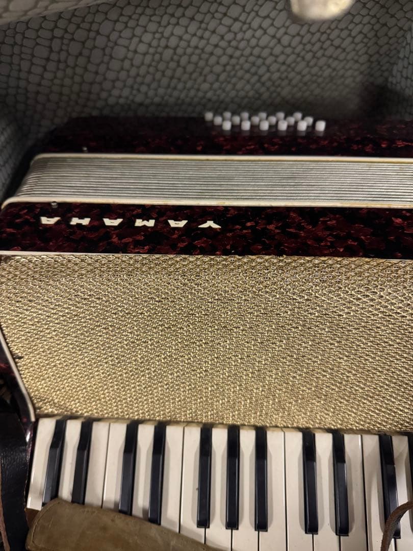 Yamaha アコーディオン 30鍵 赤黒