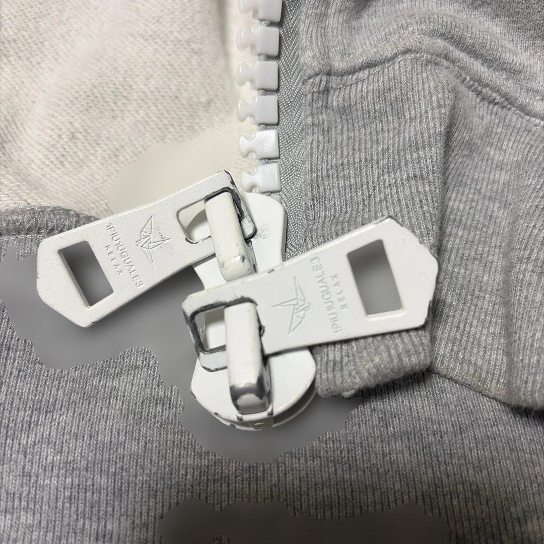 1PIU1UGUAALE3 パーカー