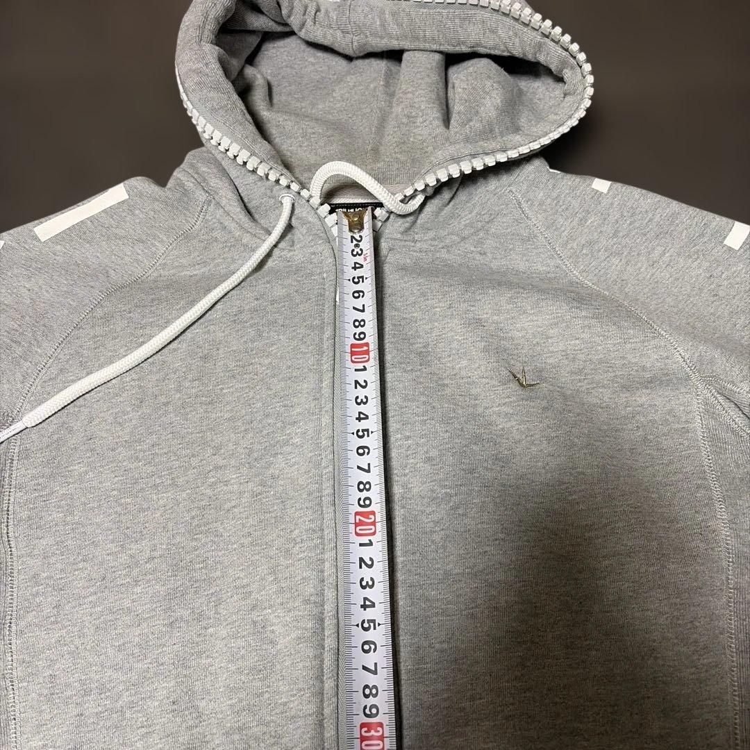 1PIU1UGUAALE3 パーカー