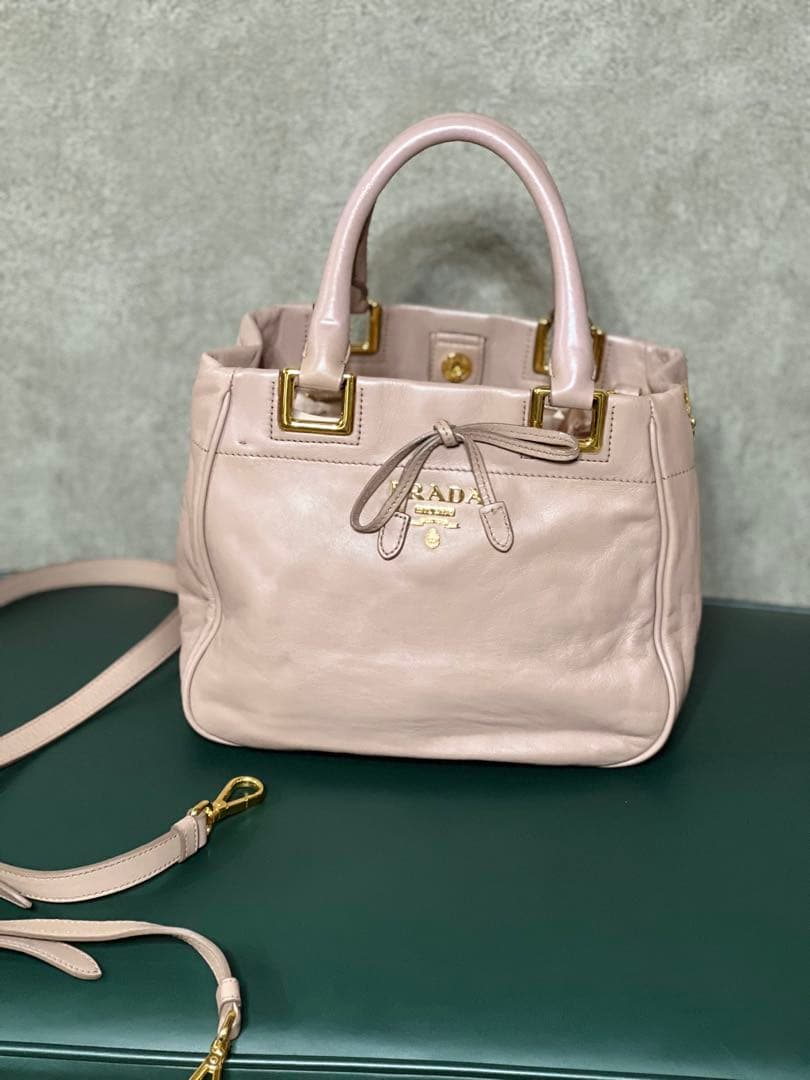 PRADA ピンク レザー ハンドバッグ