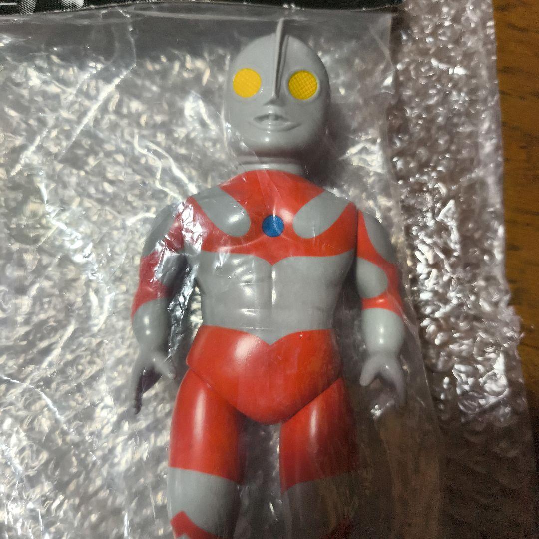 【希少品】新品未開封 ウルトラマン ノイグラム版 メディコムトイ ソフビ