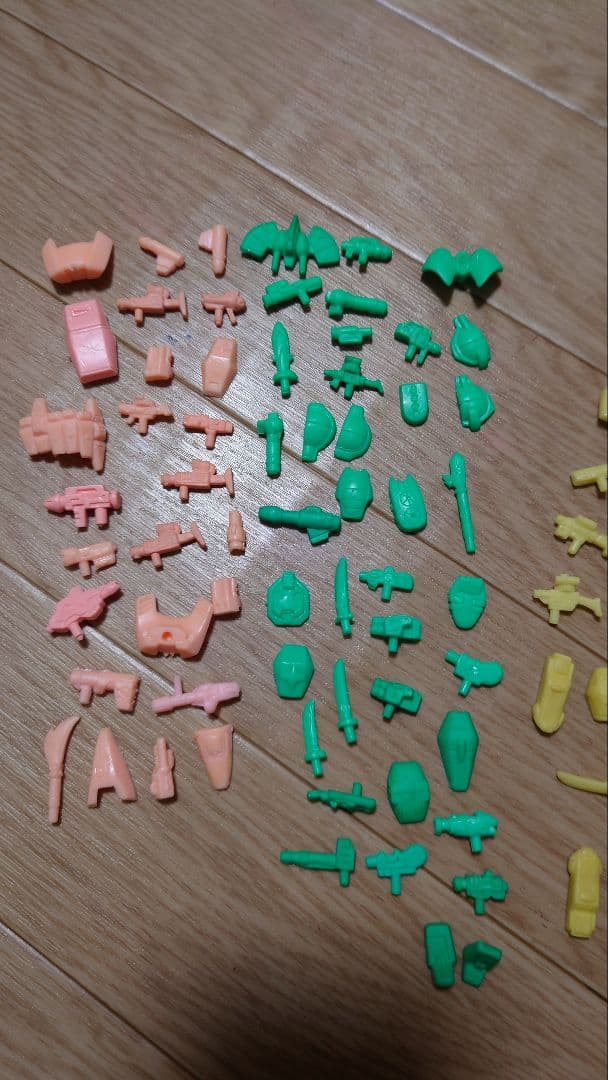 機動戦士ガンダム　ガン消しまとめ売り　約200体　パーツ有り