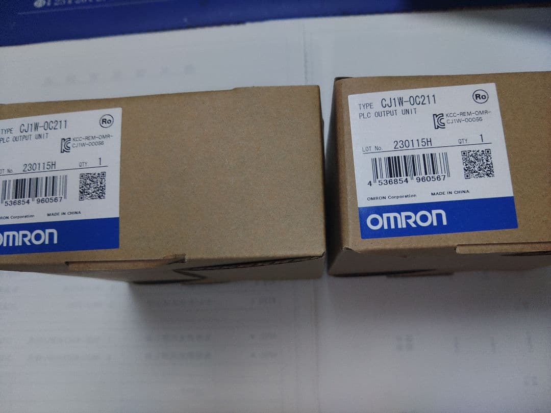 オムロンCJ1W-OC211 １個