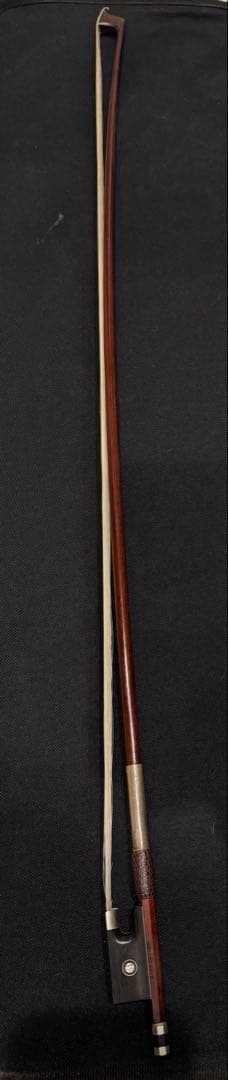 バイオリンと弓のセット　ケース付き