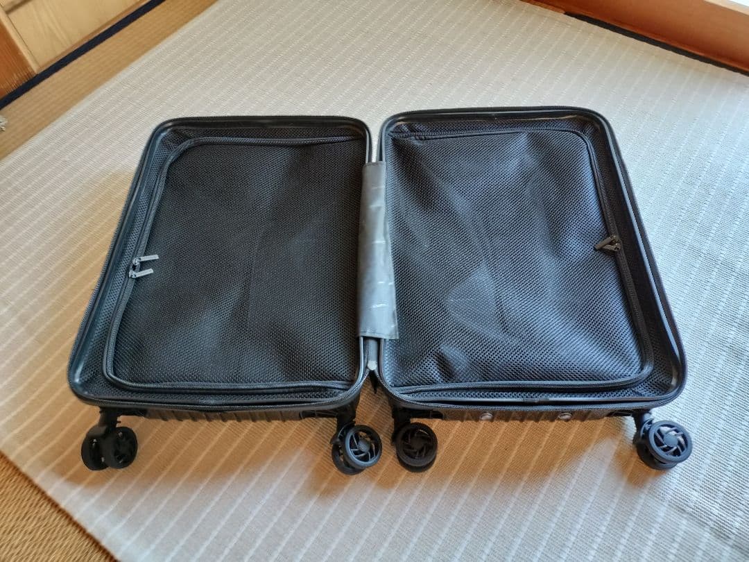 【新品未使用品】ポルシェ スーツケース TSAロック 機内持ち込み可能