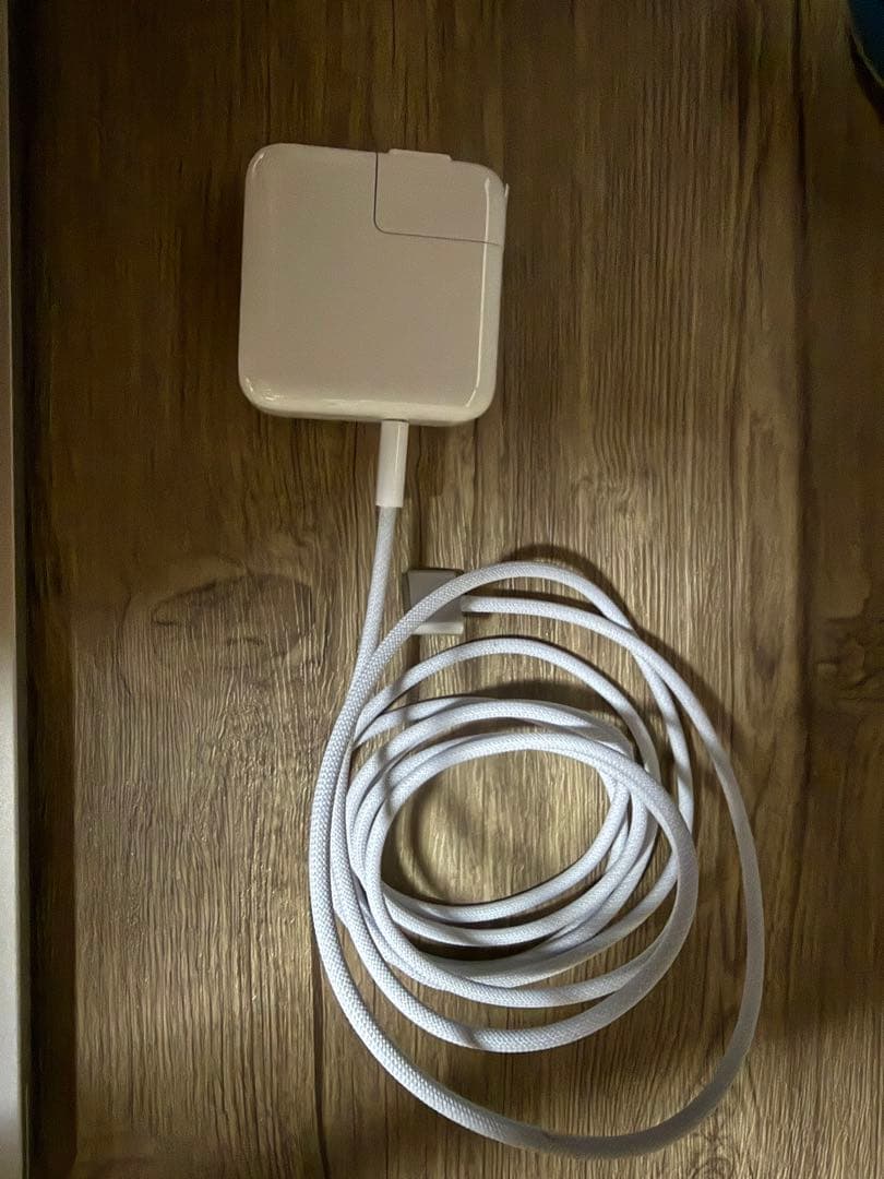 MacBook Air M2 シルバー（8GBメモリ　256GBSSD）