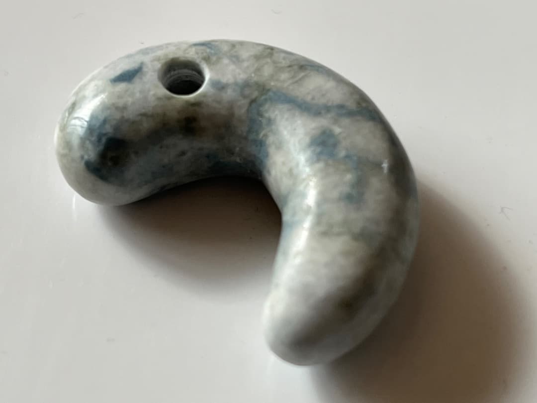 糸魚川　横川　青翡翠　勾玉