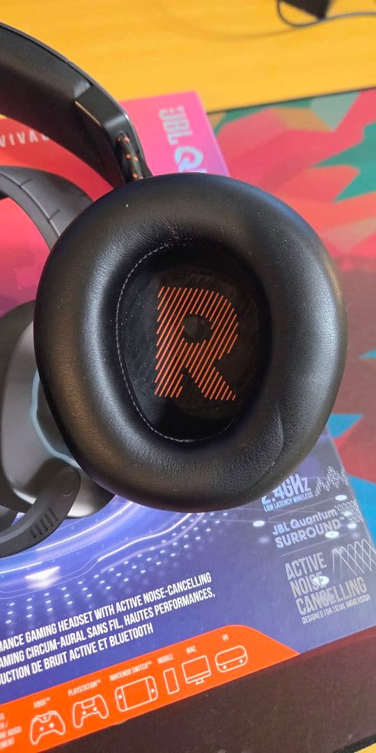 JBL Quantum 800 ゲーミングヘッドセット