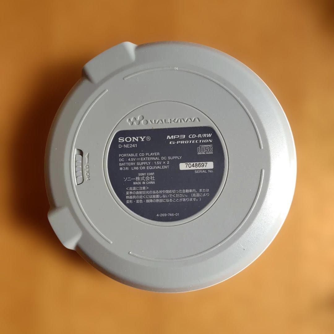 ポータブルプレーヤー SONY CD WALKMAN D-NE241