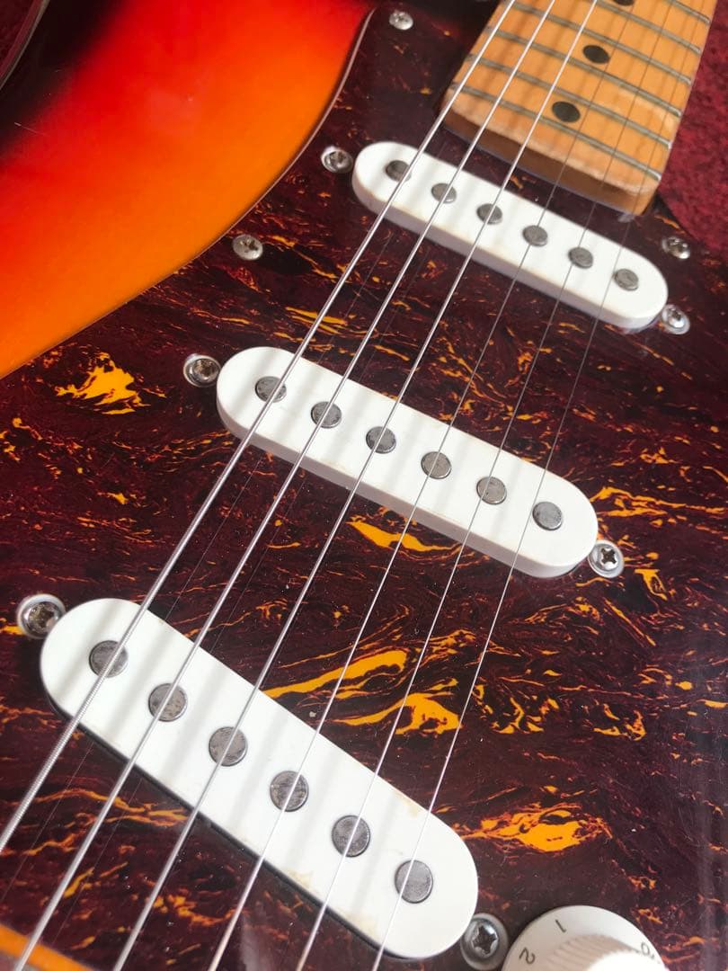 エレキギター  FOUNDER　ストラトタイプ
