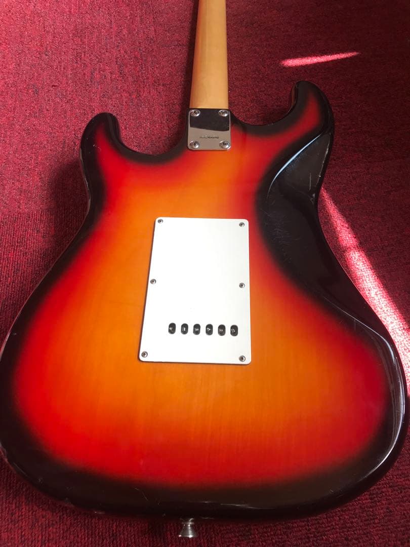 エレキギター  FOUNDER　ストラトタイプ