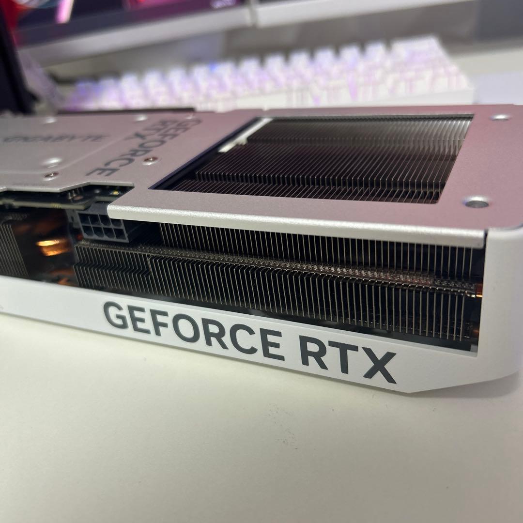 グラフィックボード・グラボ・ビデオカード GIGABYTE GEFORCE RTX 4060ti 8GB Aero OC