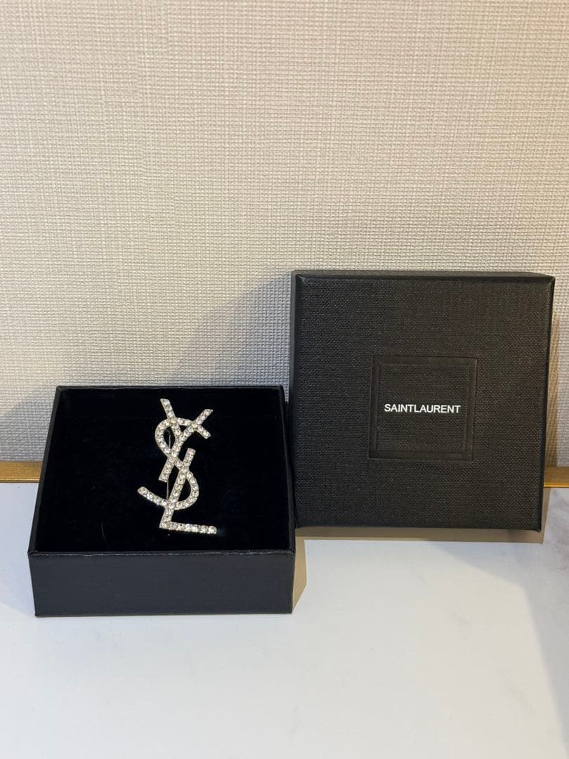 SAINT LAURENT ブローチ