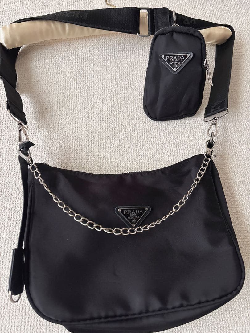 ショルダー サコッシュ ボディバッグ PRADA 黒 Y2K 韓国