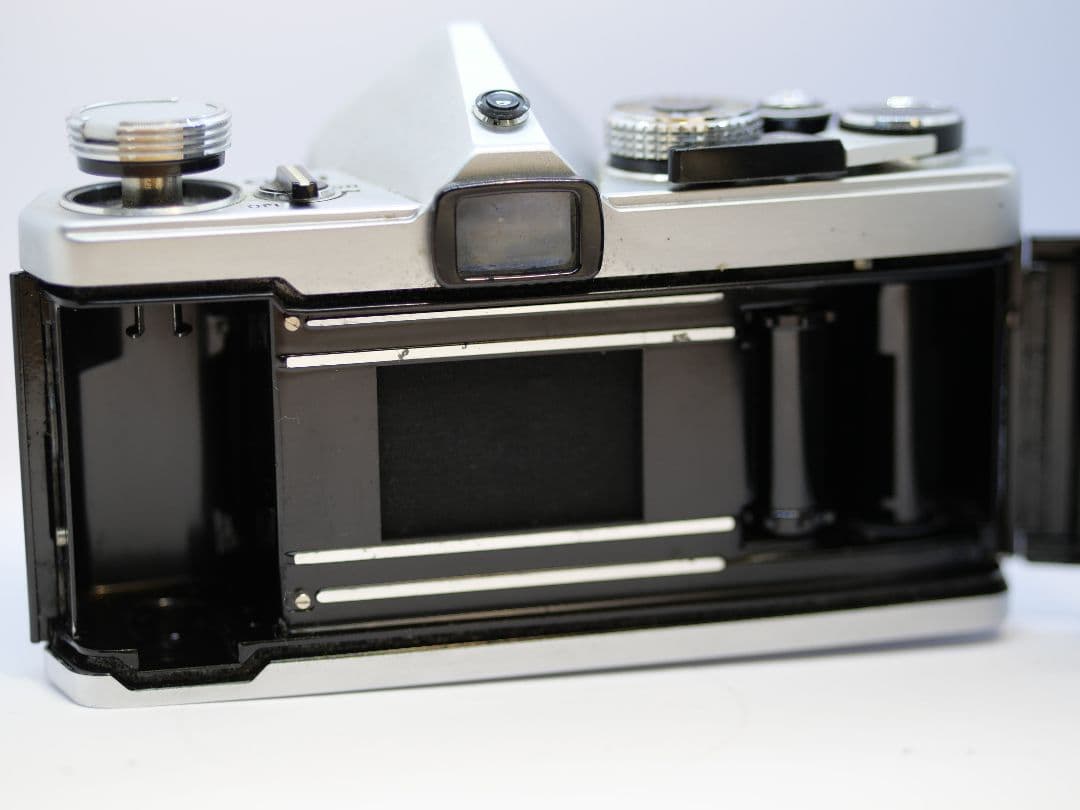 Olympus フィルム一眼レフカメラ F.Zuiko 50mm