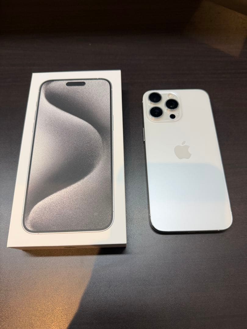 iPhone 15 Pro Max 256GB 本体　simフリー