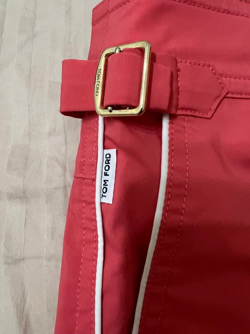 【着用1度】TOM FORD 赤 ショートパンツ　水着