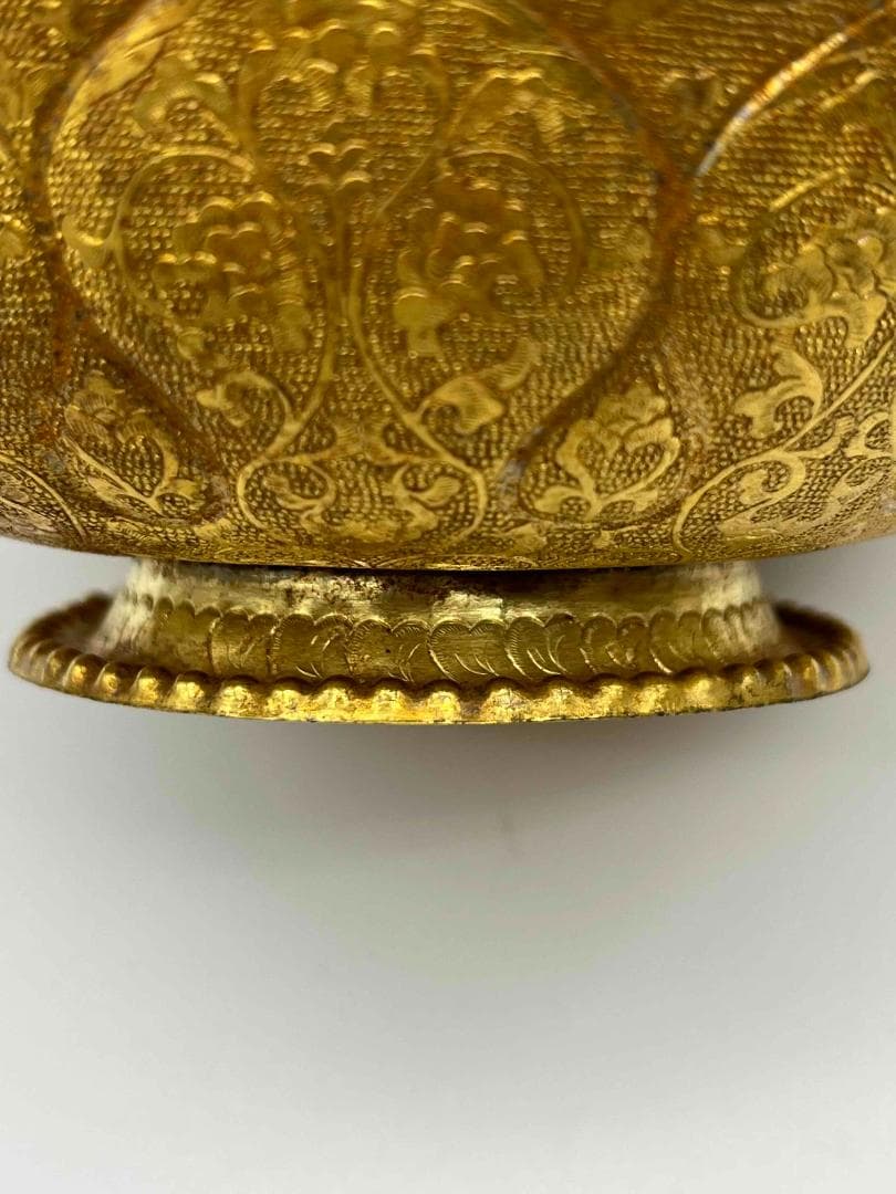 唐時代　金器　 金象嵌鏨彫吉祥蓮花瑞獣紋葵口鉢 百獣図　寅鳥紋(E-56)