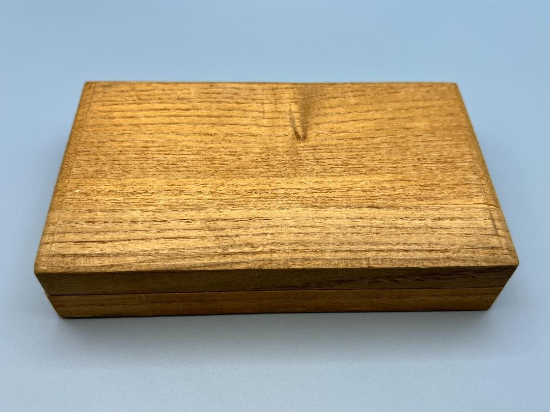 【海】江戸明治金工　二疋牛図　金目　手彫　目貫一体　銅製鍍金　骨董品　専用箱付