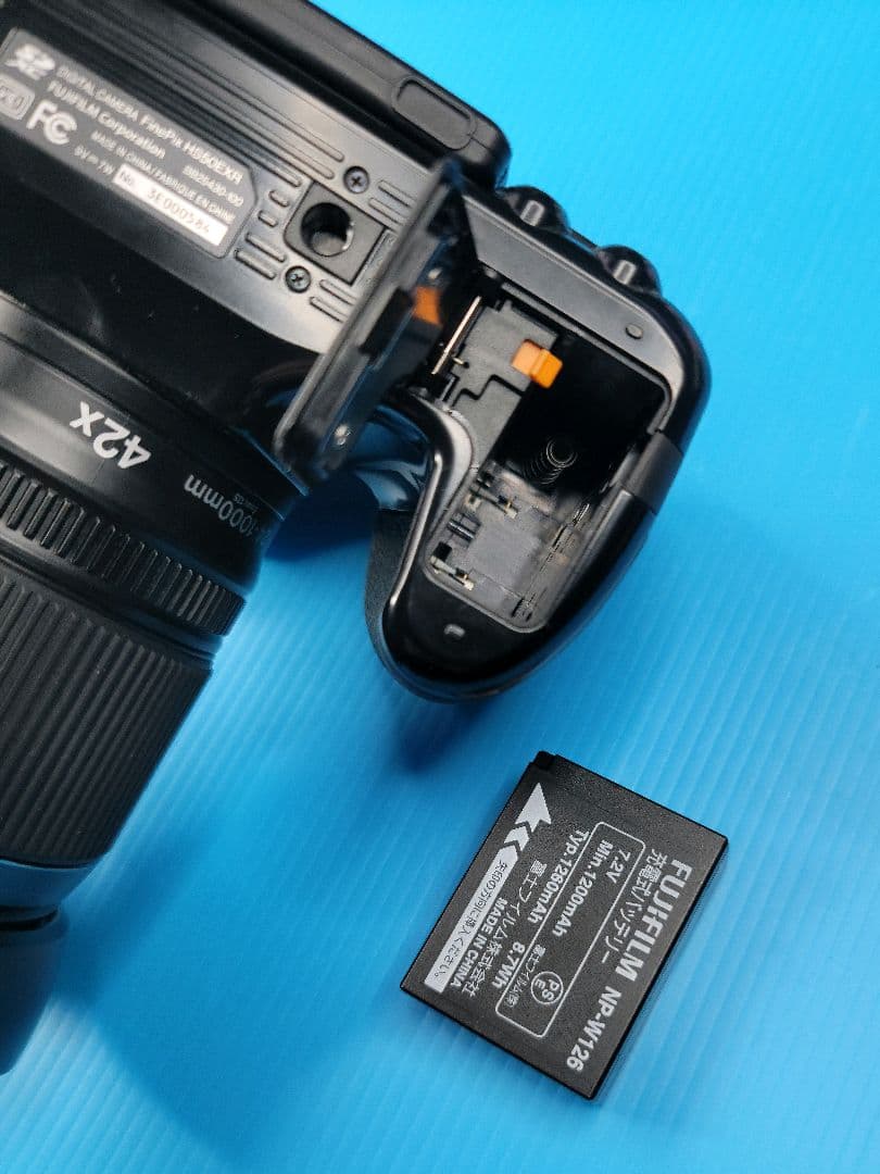 デジタルカメラ FUJIFILM FinePix HS50EXR