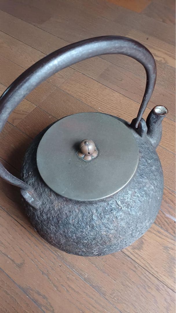 【銘入り・南部鉄瓶】伝統工芸・美術鋳物師作・重厚蓋金具付｜茶道具・観賞用・実用