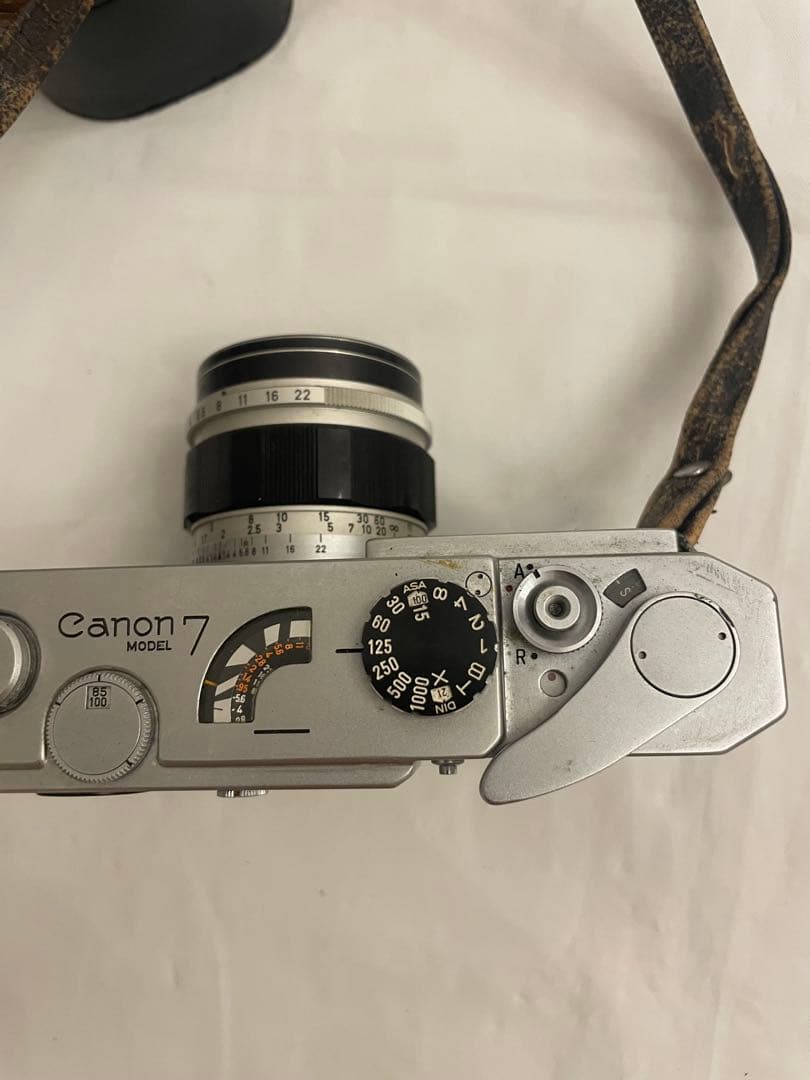 ❷Canon7 キャノン　レンズ付き 一眼レフ　フィルムカメラ