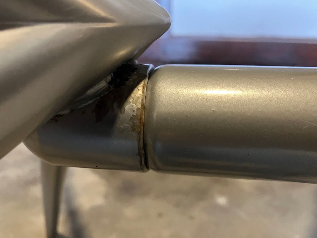 カリガリス 円形 ガラストップ テーブル