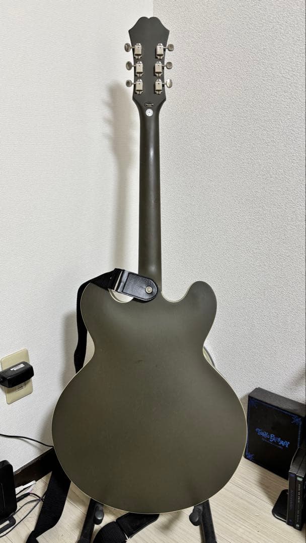 ギター Epiphone Casino Worn Olive Drab