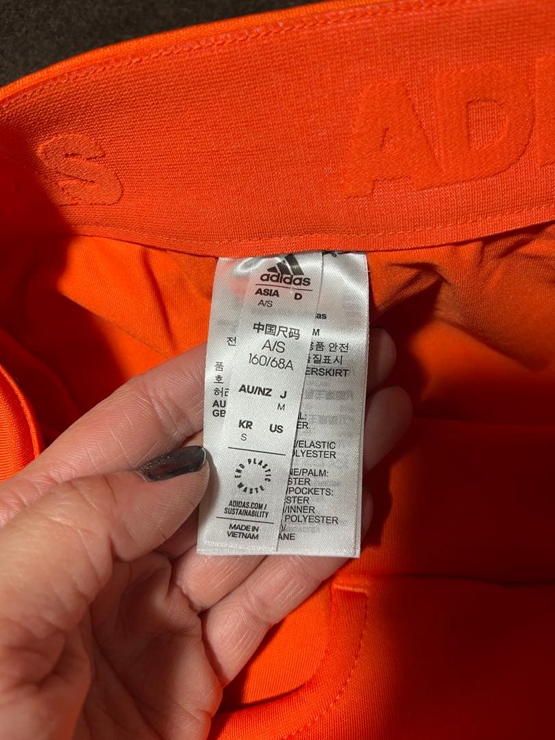 adidas オレンジ色 フード付きセットアップ