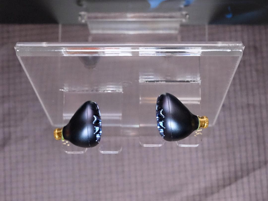 TRN Azure Dragon 青龍　平面駆動 イヤホン