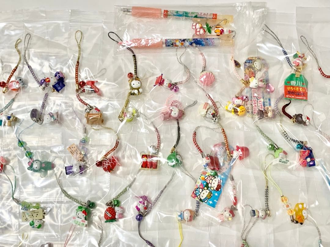 ご当地キティ　キーホルダー　ストラップ　ペン　170個セット　サンリオ