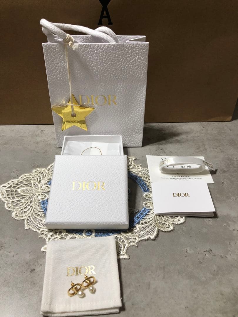 Dior パール フープピアス