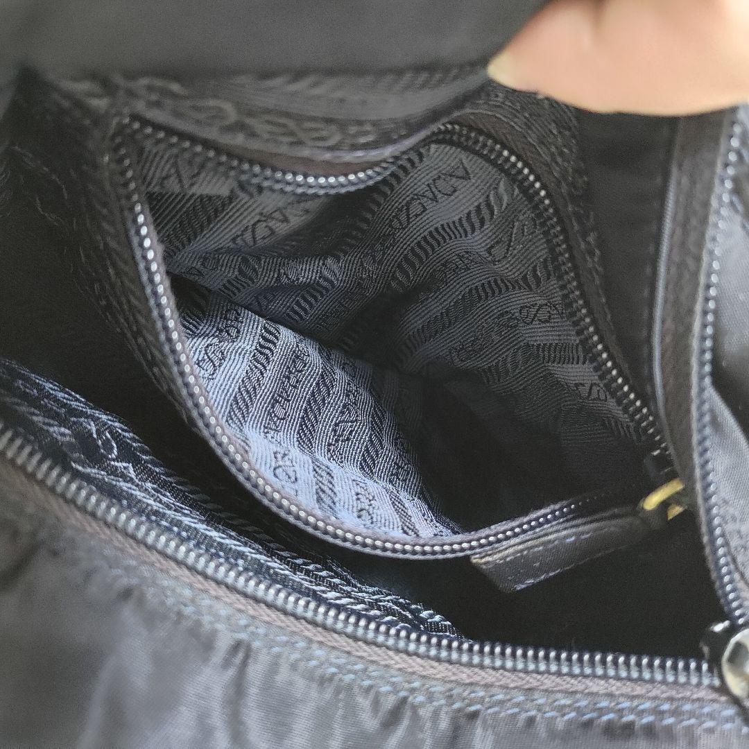 PRADA トライアングルロゴ ミニハンドバッグ ブラック ゴールド