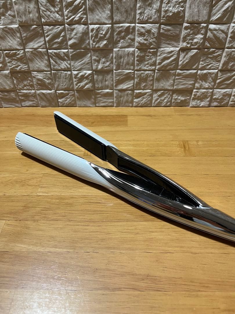 リファ　ReFa ストレートヘアアイロン 2023年製　ホワイト