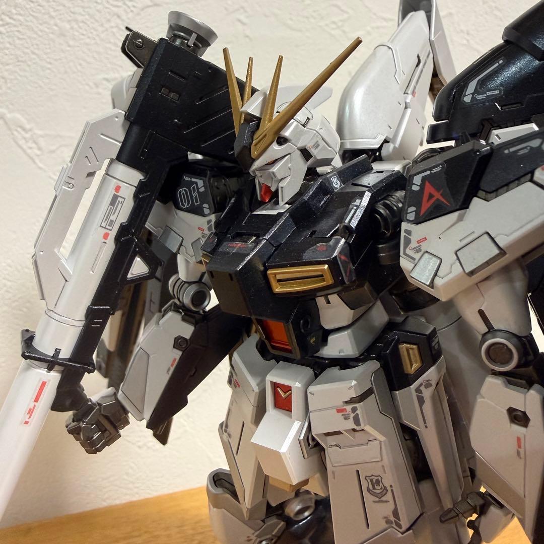RG Hi-ν ガンダム 1/144