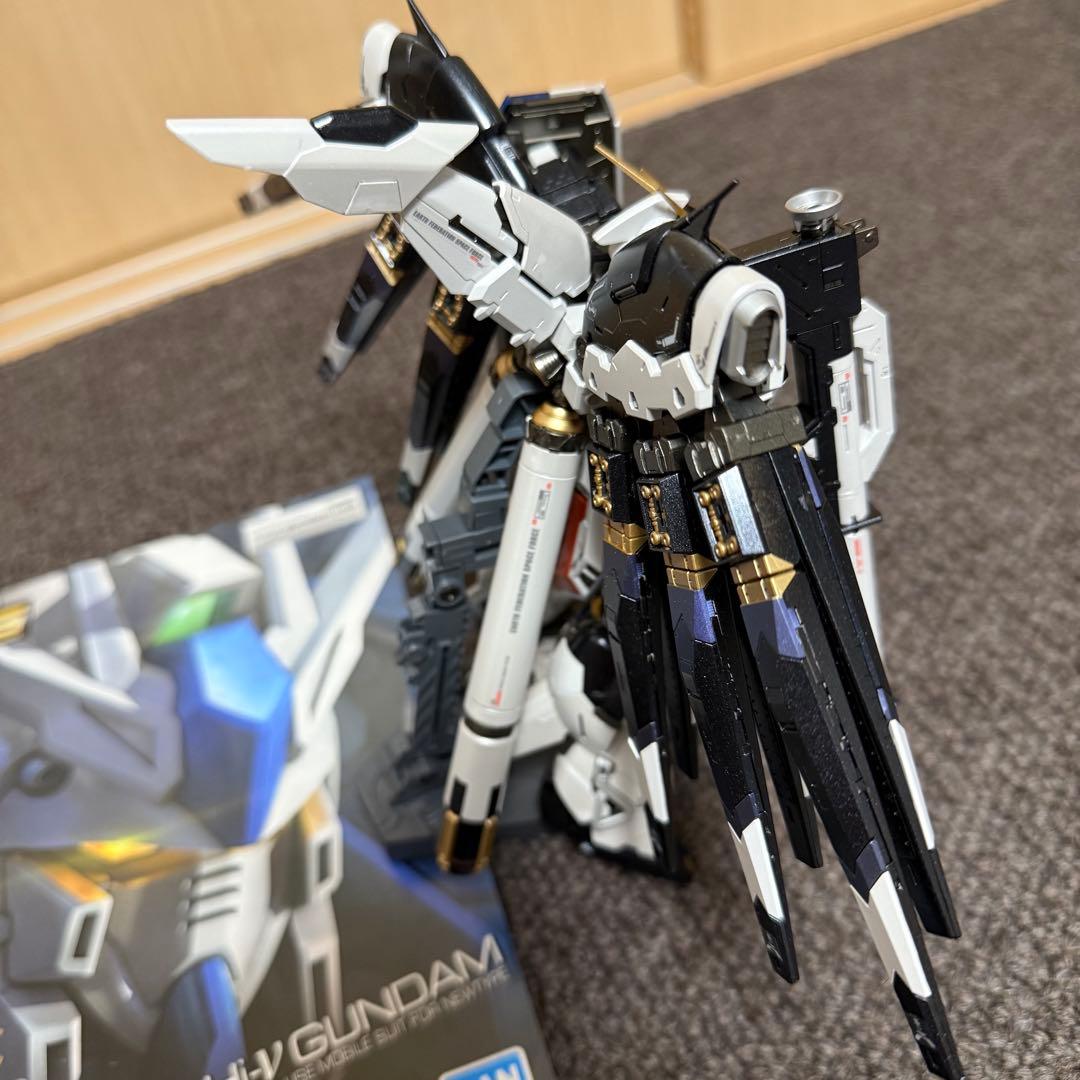 RG Hi-ν ガンダム 1/144