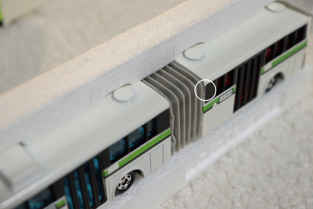 ロングトミカ　VOLVO 富士重工　連節バス　L4 EXPO85 トミカ