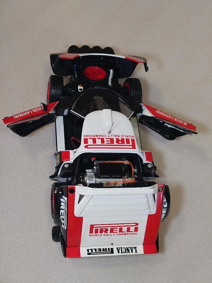 クリスマス値下げ! 1/18 京商 ランチア ストラトス ピレリ75Yサンレモ