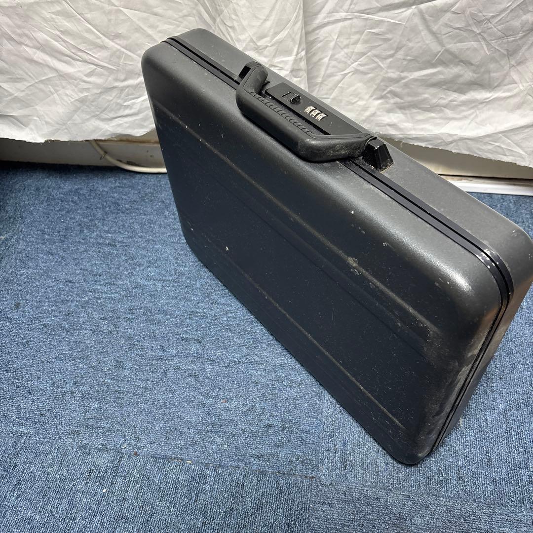 2こ　ゼロハリバートン　ZERO HALL BURTTON アタッシュケース