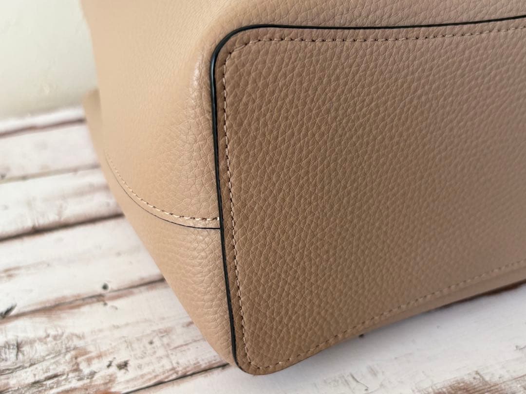 COACH モリーバケットバッグ　バケツ型　ベージュ