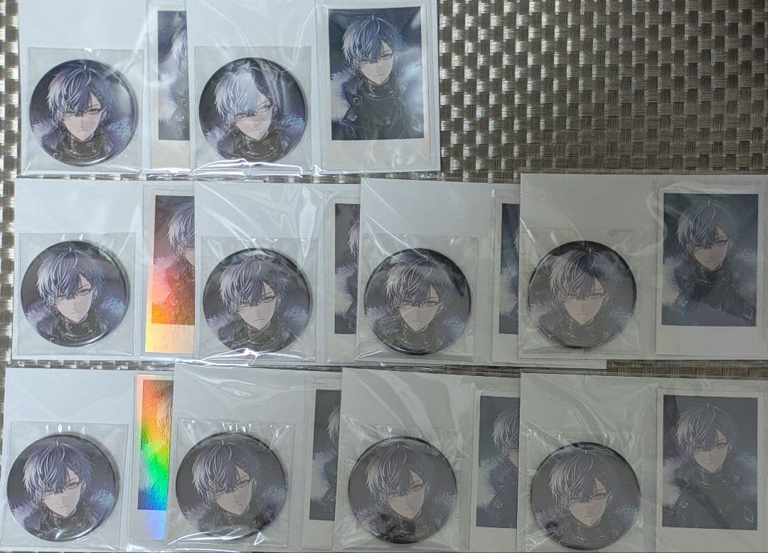 にじさんじ　小柳ロウ　バースデー缶バッジ